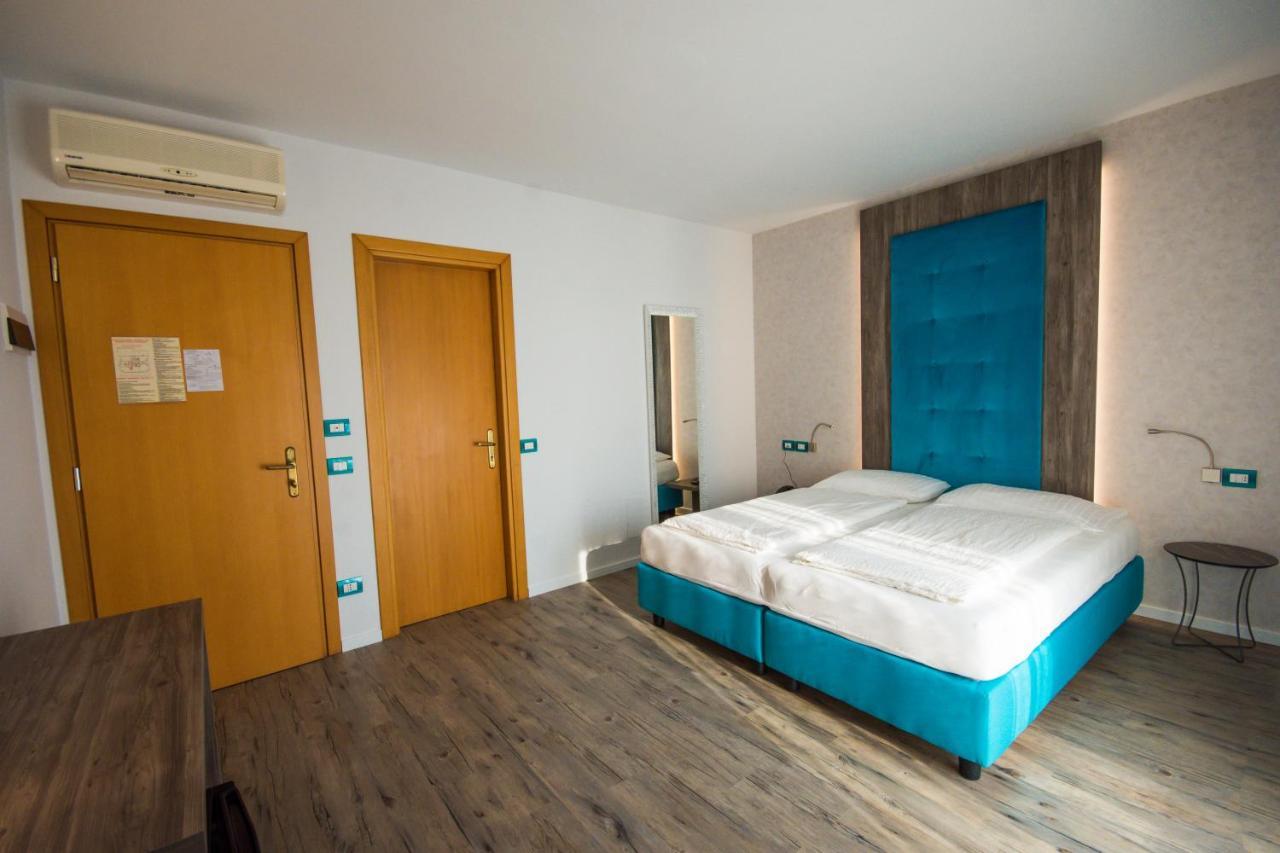 Hotel Eden Torri Del Benaco Luaran gambar