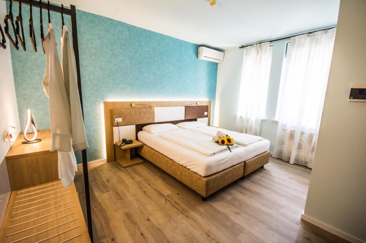 Hotel Eden Torri Del Benaco Luaran gambar