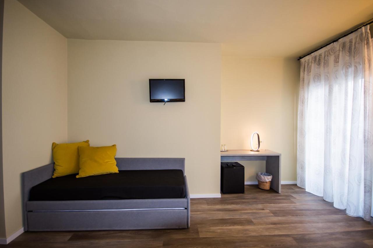 Hotel Eden Torri Del Benaco Luaran gambar