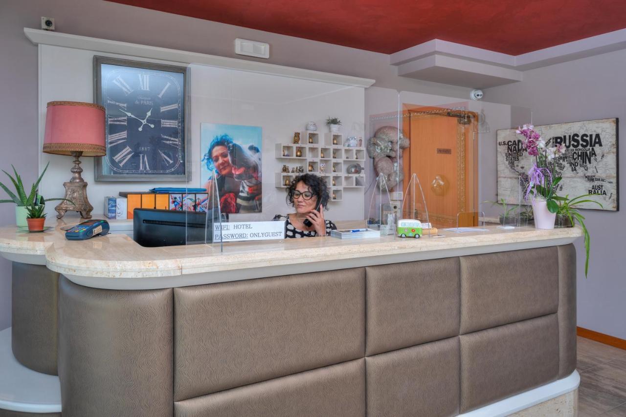 Hotel Eden Torri Del Benaco Luaran gambar